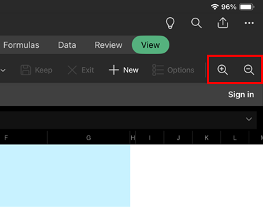zoom in out buttons in iPad
